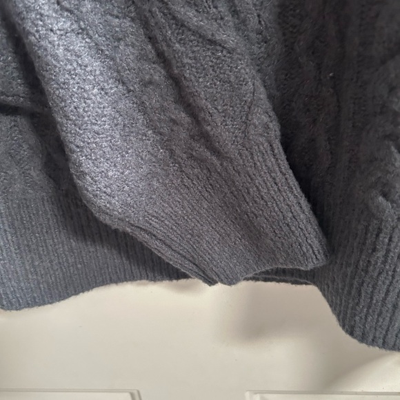 New Favorite Daughter Oversized Gray Cable Knit Sweater Sz S - Picture 6 of 13